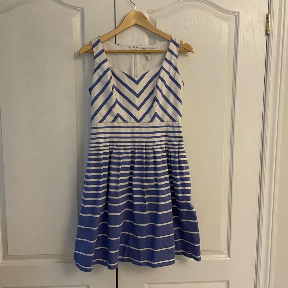 Max and Cleo blue and white 99% cotton SIze 10